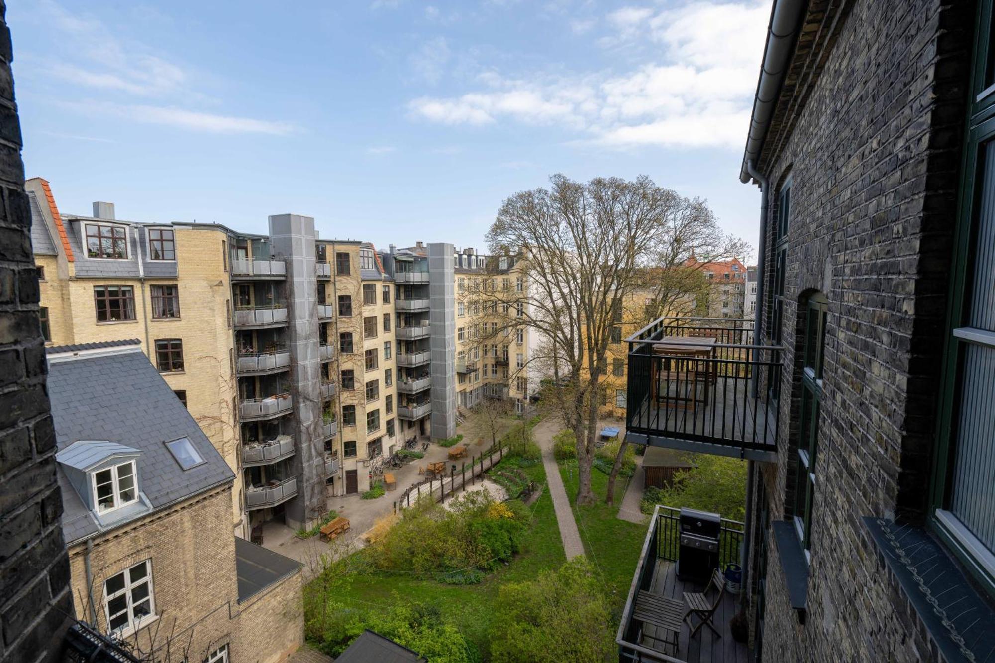 3 Bedroom Flat In Lovely Area Appartement *